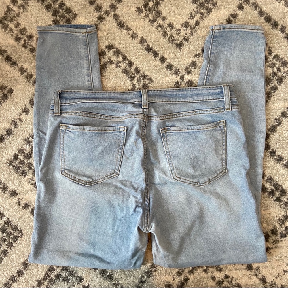 GAP Light Wash Denim - Picture 4 of 7